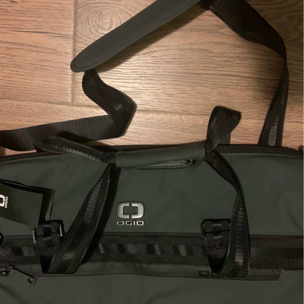 BRAND NEW! Ogio Islanders duffel bag - Picture 3 of 7